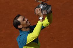 LOL决赛-拉沃尔杯完胜法网，纳达尔刷新纪录