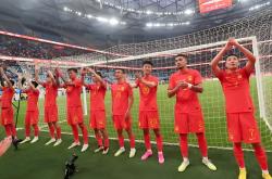 英雄联盟总决赛赛程-国内足球职业比赛最新消息：球队战术调整取得胜利的简单介绍