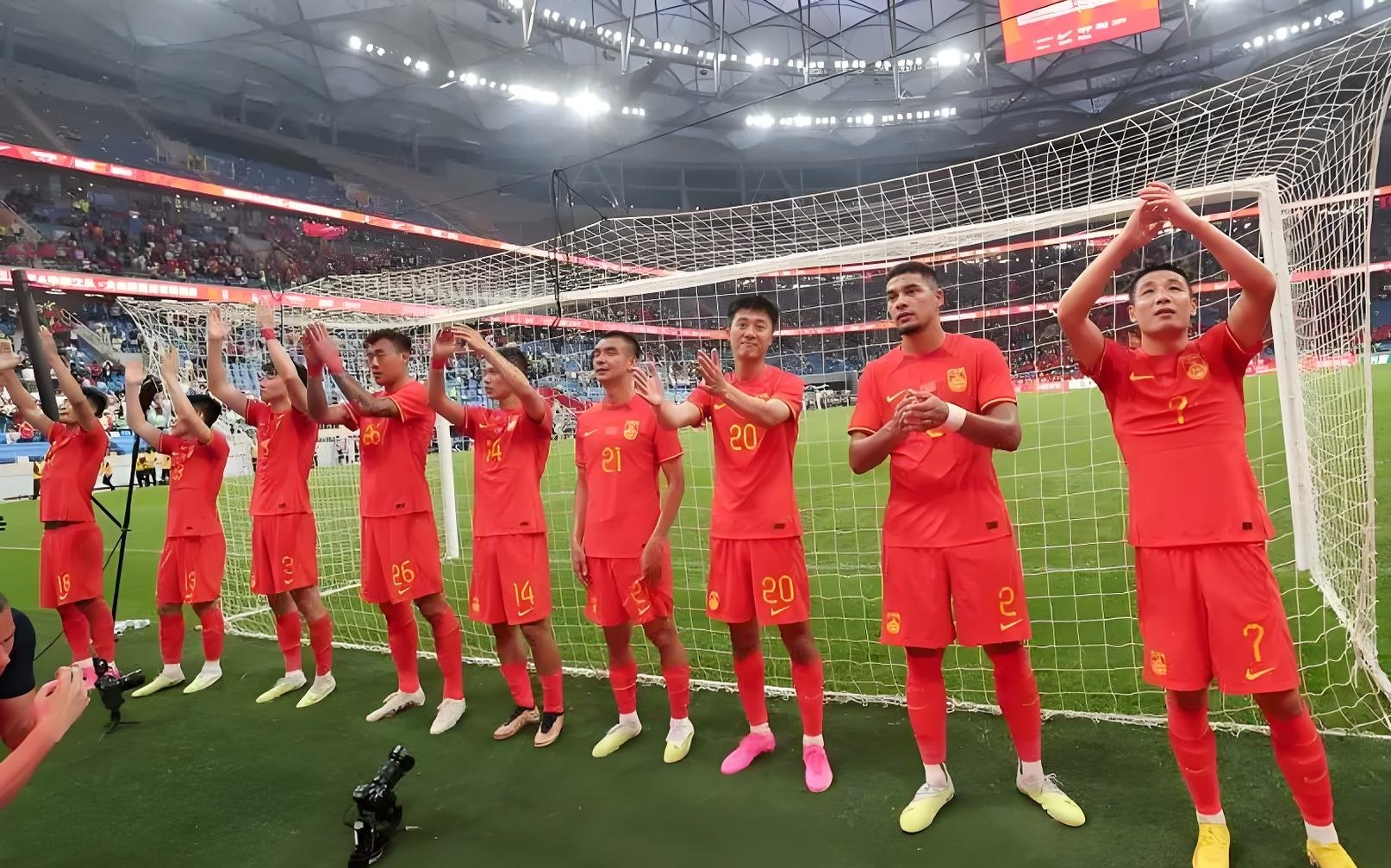 国内足球职业比赛最新消息:球队战术调整取得胜利的简单介绍 国内足球职业比赛最新消息:球队战术调整取得胜利的简单介绍