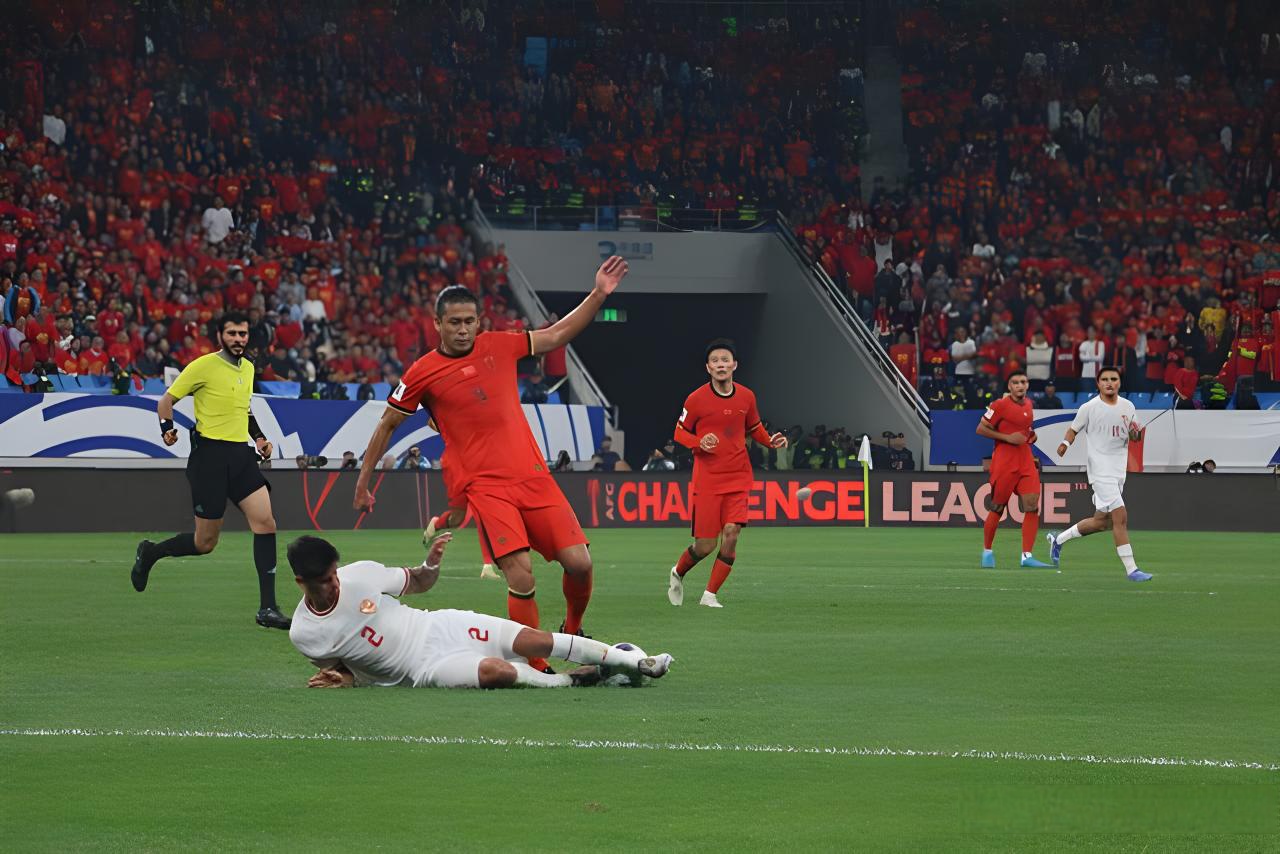 国内足球职业比赛最新消息:球队战术调整取得胜利的简单介绍 国内足球职业比赛最新消息:球队战术调整取得胜利的简单介绍