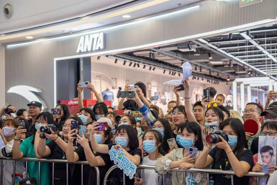 LGD血洗BDS,张继科开启传奇时刻强强对话四强赛,点燃全场激情 LGD血洗BDS,张继科开启传奇时刻强强对话四强赛,点燃全场激情