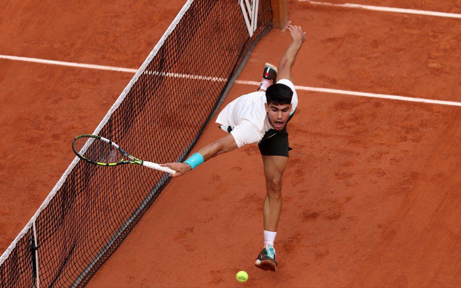 关于法网鏖战戴维斯杯,阿尔卡拉斯高光表现的信息 关于法网鏖战戴维斯杯,阿尔卡拉斯高光表现的信息