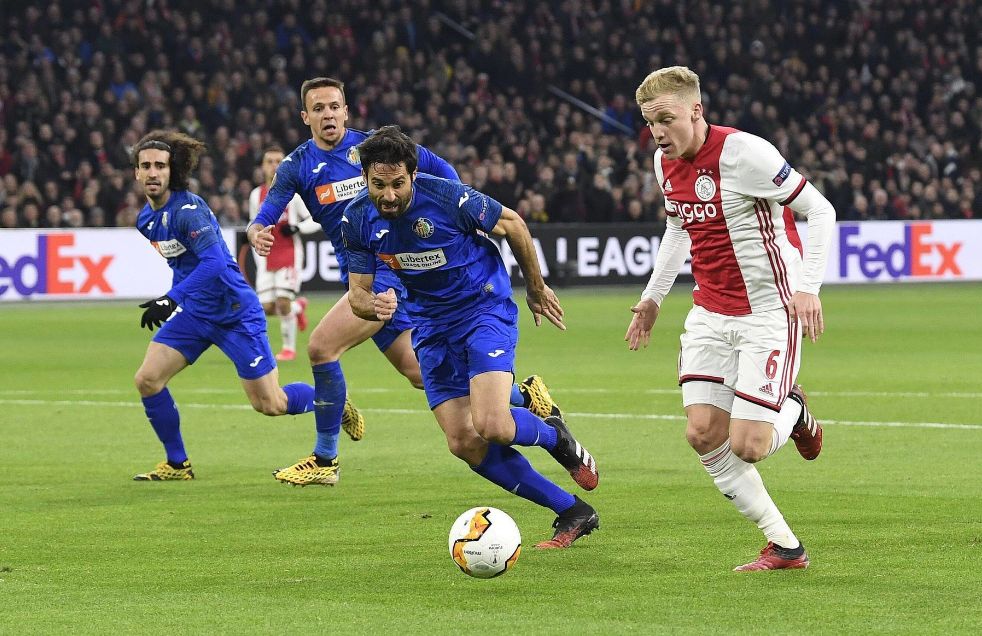 罗马客场告捷,轻取晋级之路 罗马客场告捷,轻取晋级之路