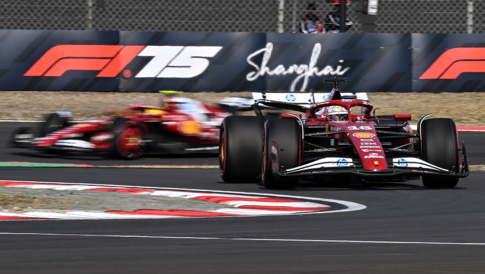 红牛二队轻取阿斯顿马丁,拉塞尔统治全场 红牛二队轻取阿斯顿马丁,拉塞尔统治全场