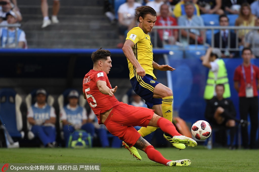 瑞典险胜英格兰，范戴克刷新纪录