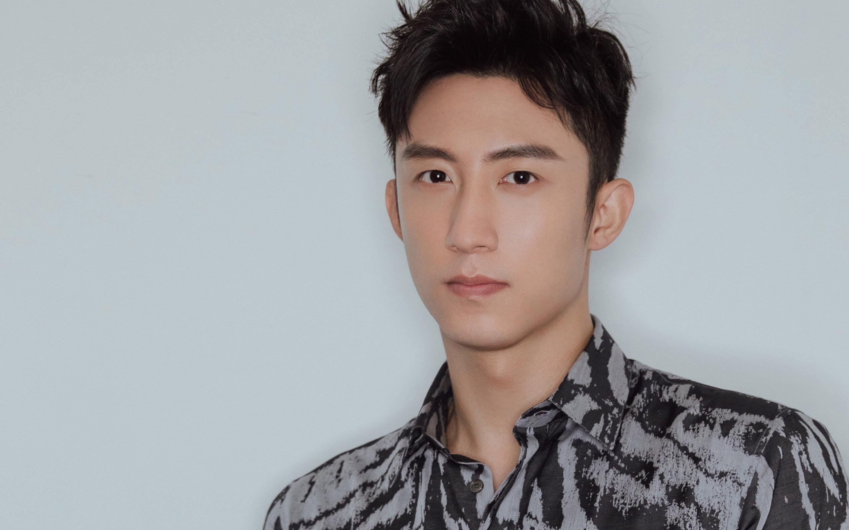 因此,我将假设您希望撰写一篇关于一场虚构的、具有欧冠级别关注度的南美俱乐部焦点战的文章,并围绕加时赛、取胜等核心戏剧元素展开