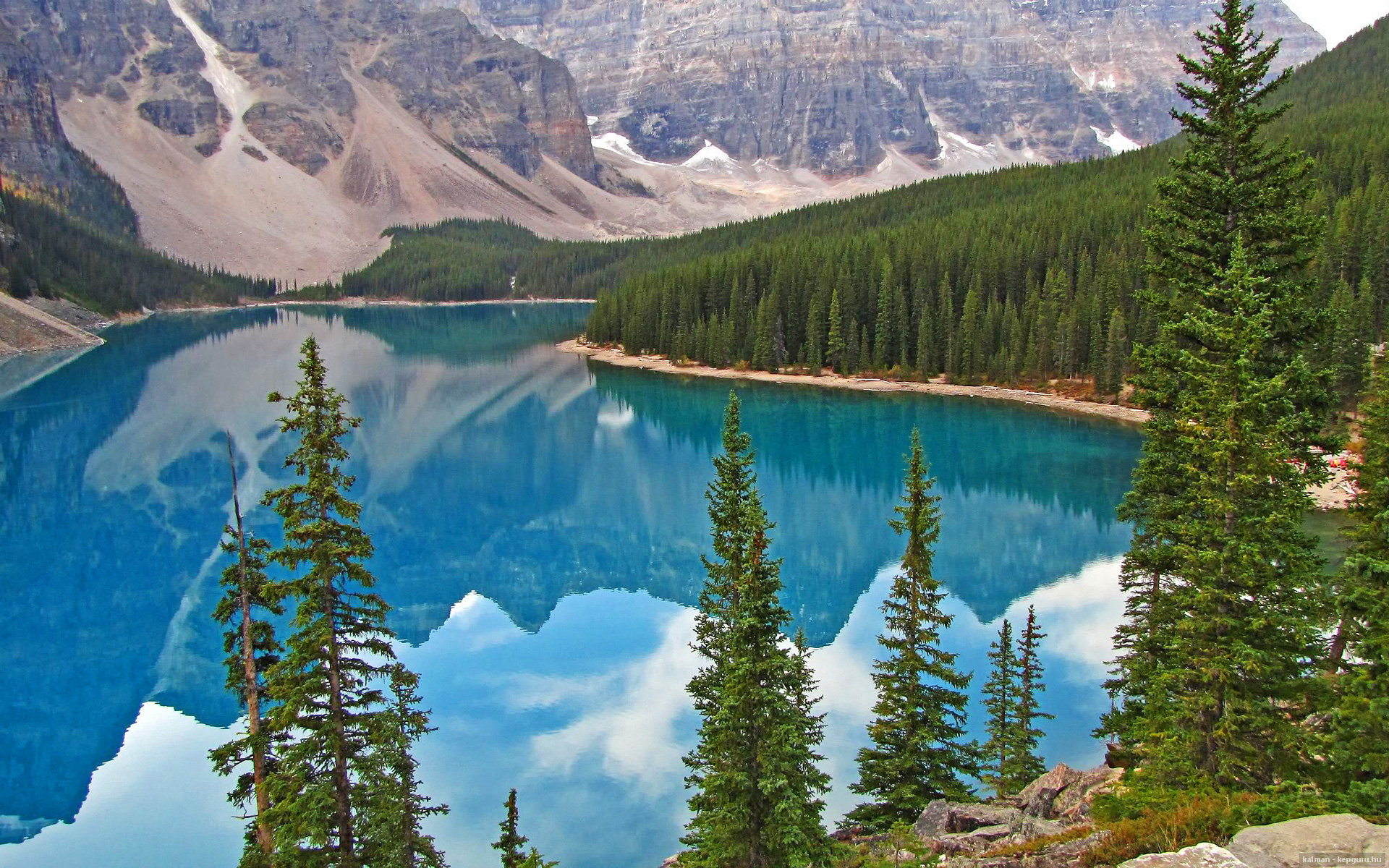 乌拉圭锋霸欧战发威，击溃皇家社会牵动英超争冠神经