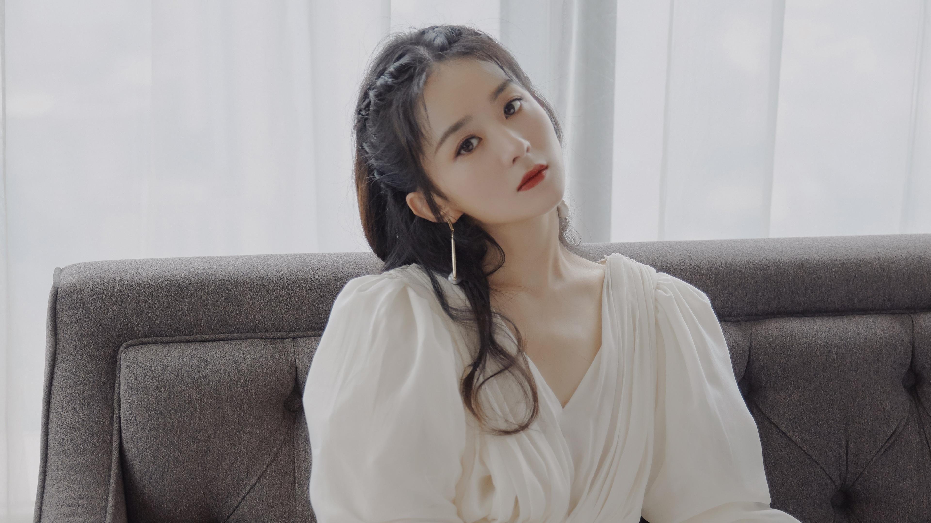 友谊赛3-2险胜巴萨，暮年狮王本泽马如何为阿尔及利亚重铸脊梁